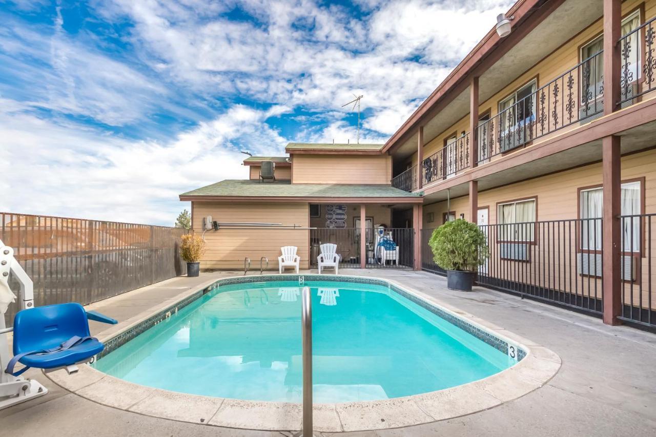 Quality Inn Victorville - Hesperia I-15 Buitenkant foto