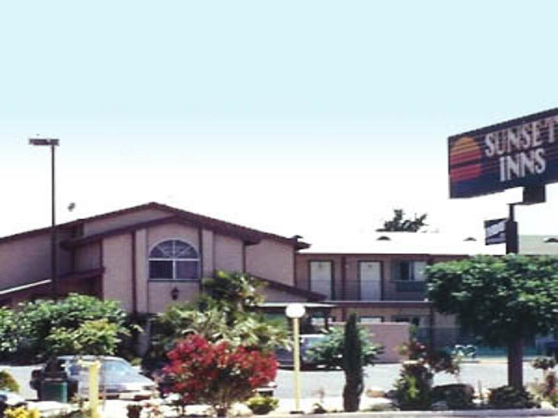 Quality Inn Victorville - Hesperia I-15 Buitenkant foto